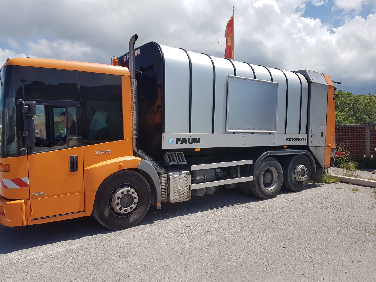 NABAVLJENA DVA VOZILA